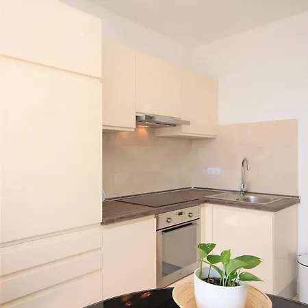 Апартаменты By The Sea Zavalatica, Korcula - 9138 *