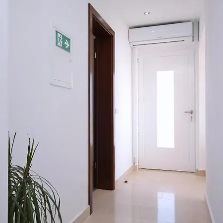 Apartman By The Sea Zavalatica, Korcula - 9138 Zavalatica