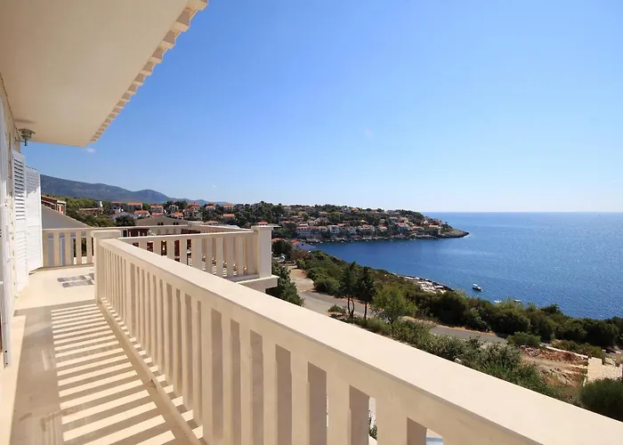 아파트 By The Sea Zavalatica, Korcula - 9138 *